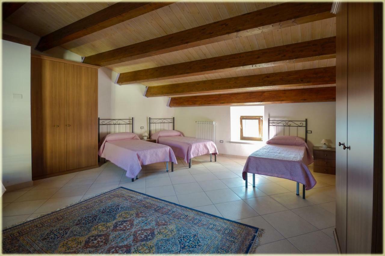 ホテル Il Palazzo Del Barone - Stanza Dei Maiorana ピエトラペルトーザ エクステリア 写真